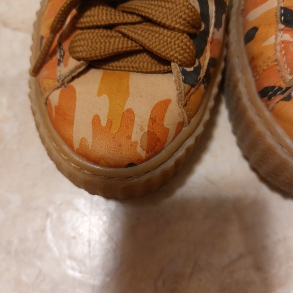 Puma fenty sneakers  35.5 - Picture 3 of 8